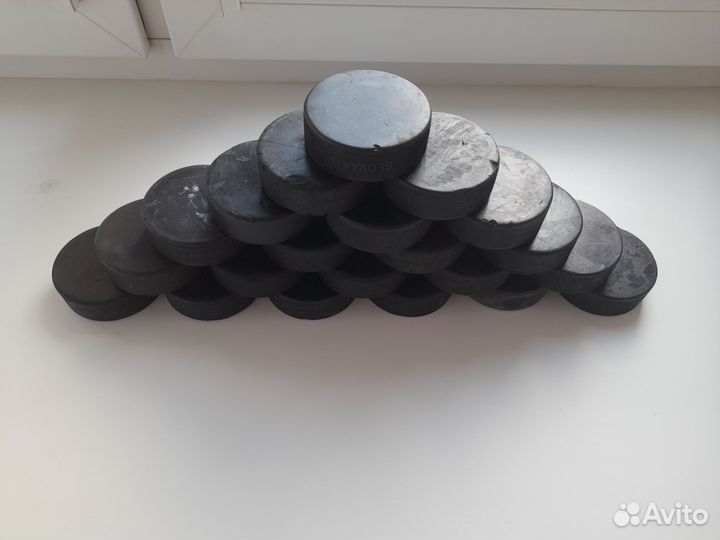 Шайбы хоккейные