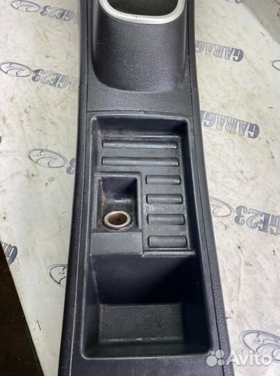 Центральная консоль Nissan Tiida