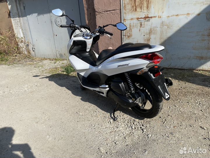 Скутер honda PCX125