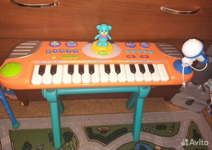 Музыкальные игрушки (пианино)