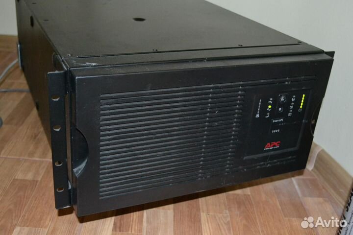 Источник бесперебойного питания APC smart-UPS 5000