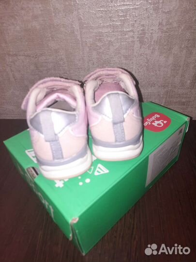 Кроссовки для девочки