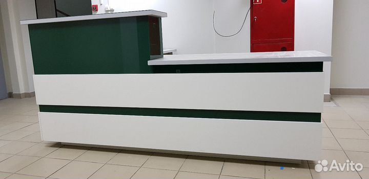 Стойки администратора ресепшн