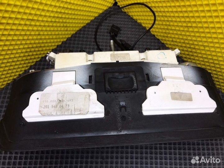 Щиток приборов Mercedes-Benz 190E W201 M102.921