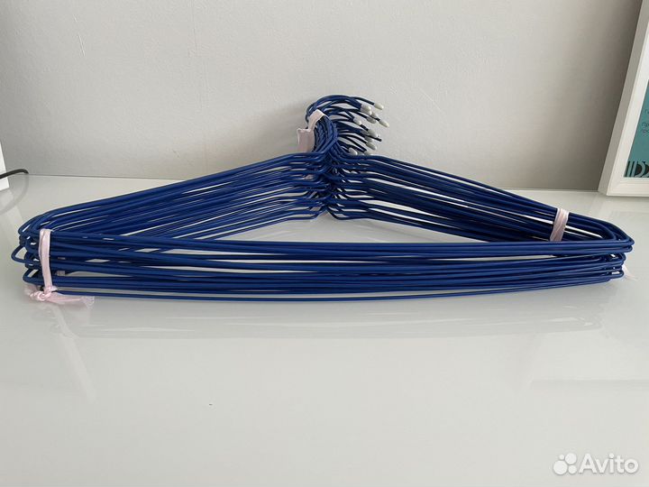 Вешалки плечики металлические для одежды 29 штук