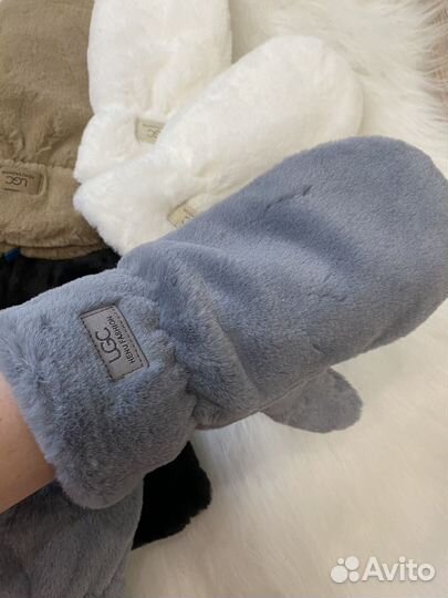 Варежки женские