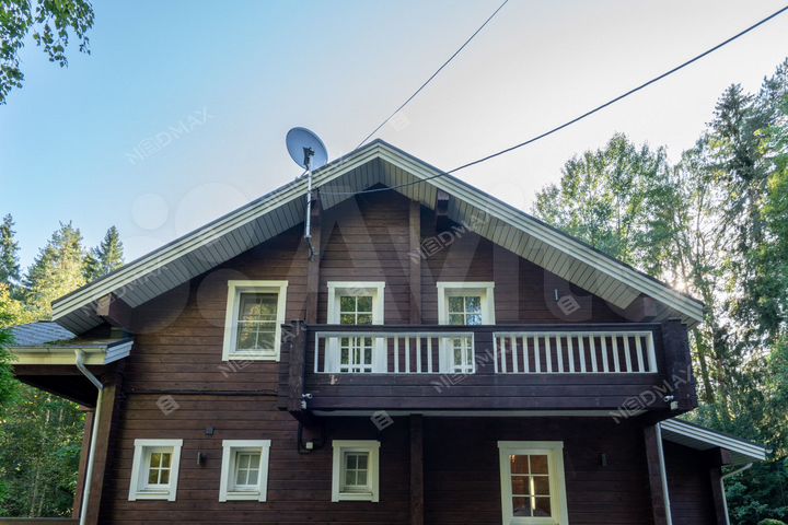 Дом 350 м² на участке 35 сот.