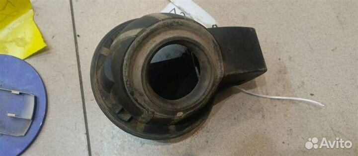 Лючок бензобака ниша Ford Fusion 2002-2012