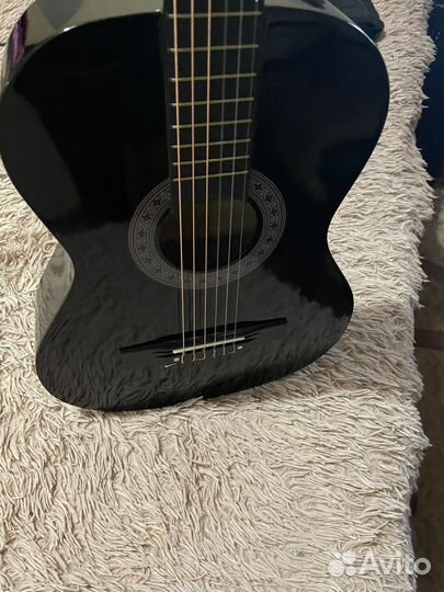 Акустическая гитара с чехлом.Новая