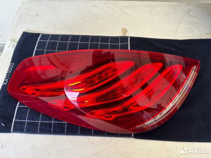 Задние фонари на Мерседес222