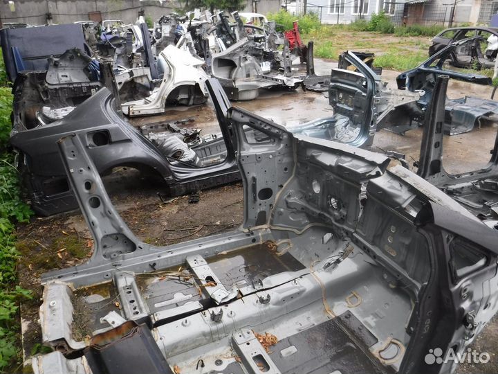 Четверть передняя левая Mazda CX7 2012