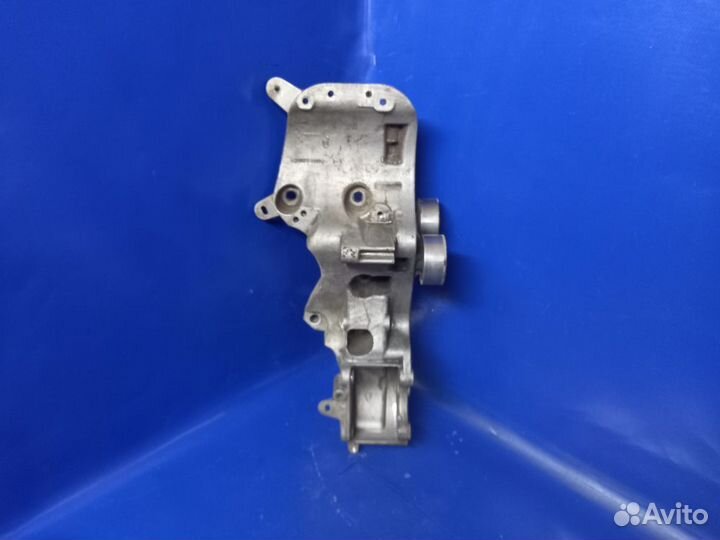 Кронштейн генератора Renault Logan I (2004—2009)