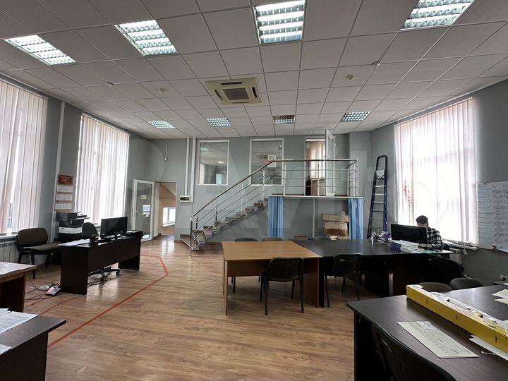 Офис с парковкой в центре все включено, 202 м²