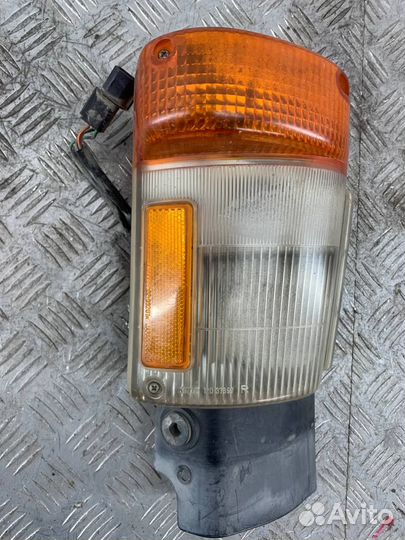 Поворотник правый Mitsubishi fuso Super Great 1994