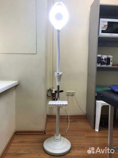 Лампа лупа для косметолога