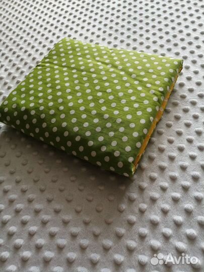 Милк подушечка для кормления на руку