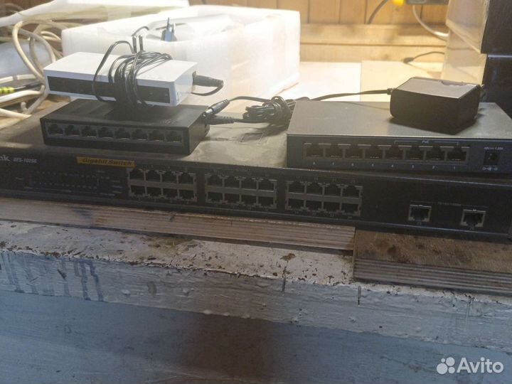 Сетевое оборудование (Коммутаторы, хабы)