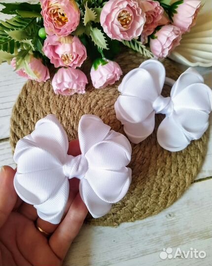 Белые школьные банты