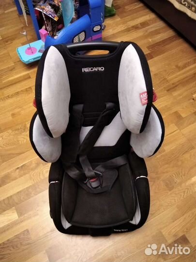 Автомобильное детское кресло