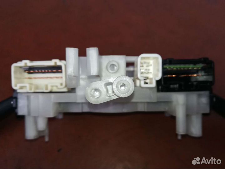 Переключатель под-рулевой на субару outback, legac