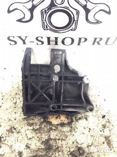 Кронштейн генератора Ssangyong Rodius D27DT 2012