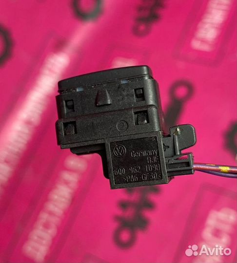 Кнопка многофункциональная Volkswagen Golf GTI VI