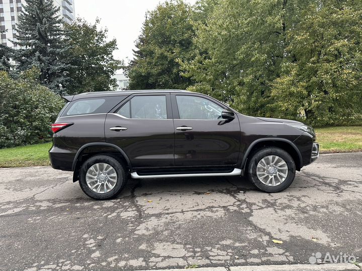 Toyota Fortuner 2.8 AT, 2022, 45 км