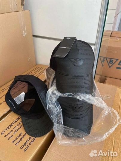 Новые кепки в ассортименте