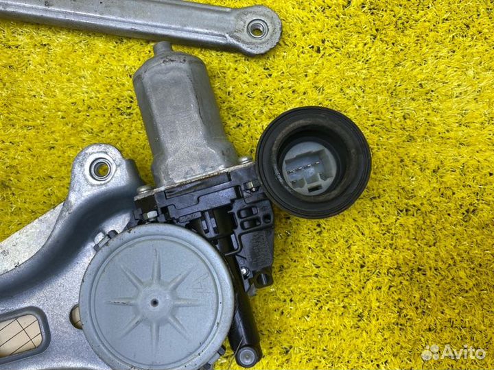 Стеклоподъемник передний левый Toyota