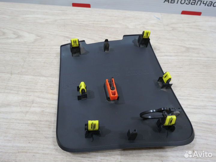 Крышка блока предохранителей Renault Kaptur