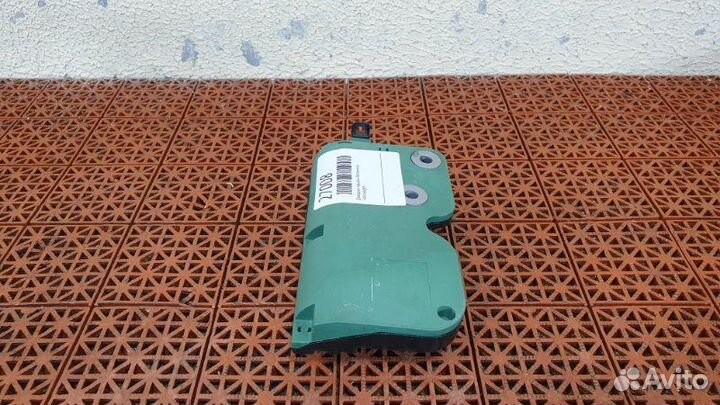 Доводчик крышки багажника Volkswagen Touareg 7L