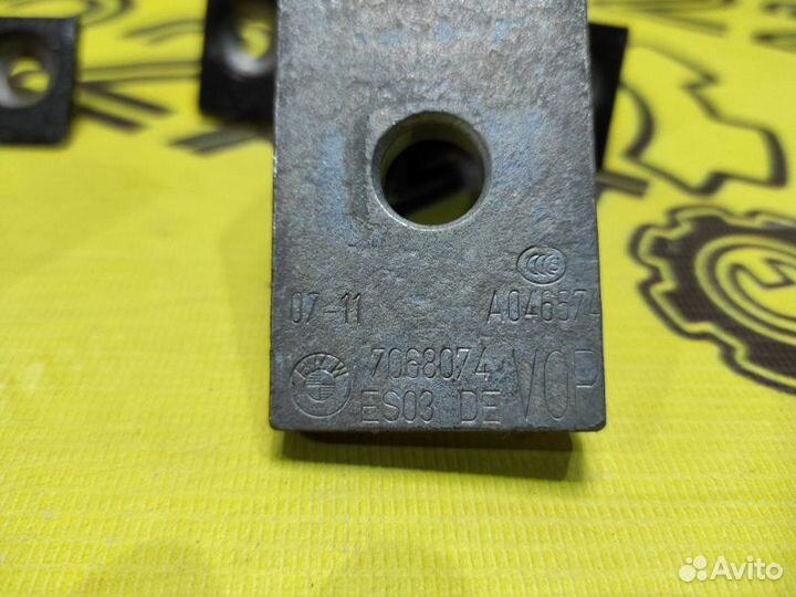 Петли двери передние правые Bmw X5 E70 N55 (3