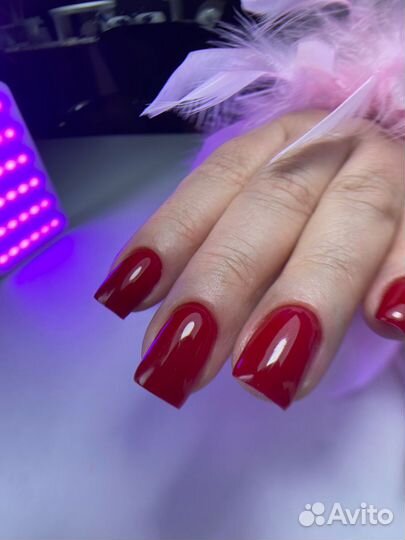 Модель на маникюр, наращивание ногтей