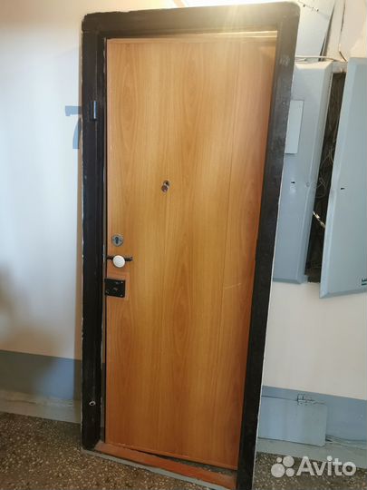Металлическая дверь бу