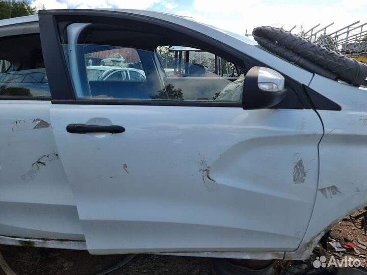 Дверь передняя правая LADA X-Ray лада Х-рей белая