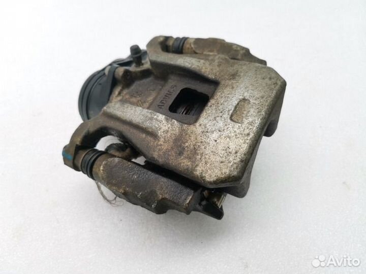 Суппорт задний правый Mitsubishi Outlander 3