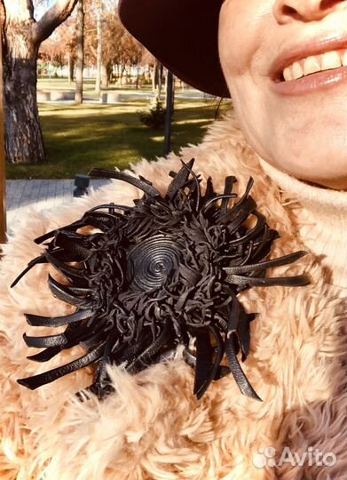 Брошь из кожи «Магия»бренда jutomanic