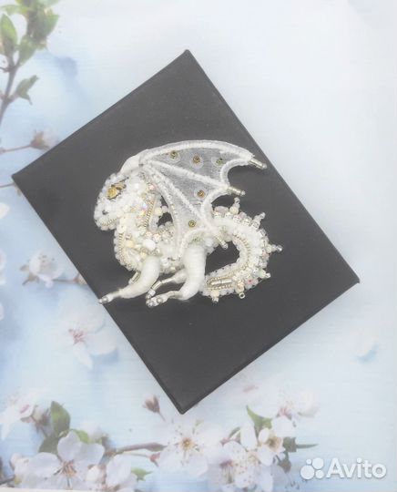 Брошь из бисера дракон