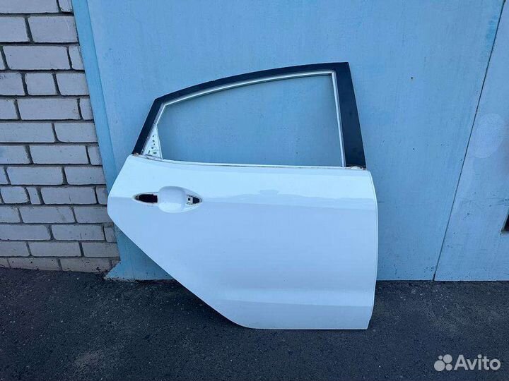 Задняя дверь на KIA RIO