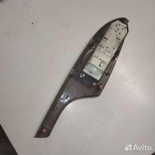 Блок управления стеклоподъемниками Toyota Corolla