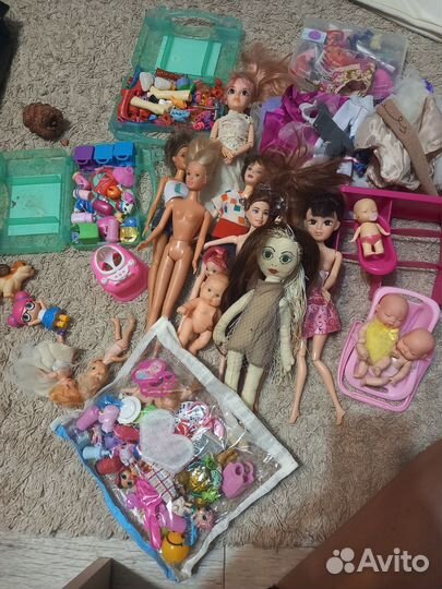 Барби и другие игрушки