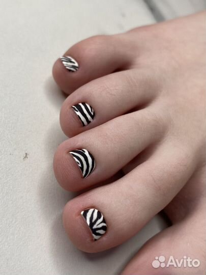 Маникюр педикюр