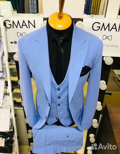 Мужской костюм небесный свадебный