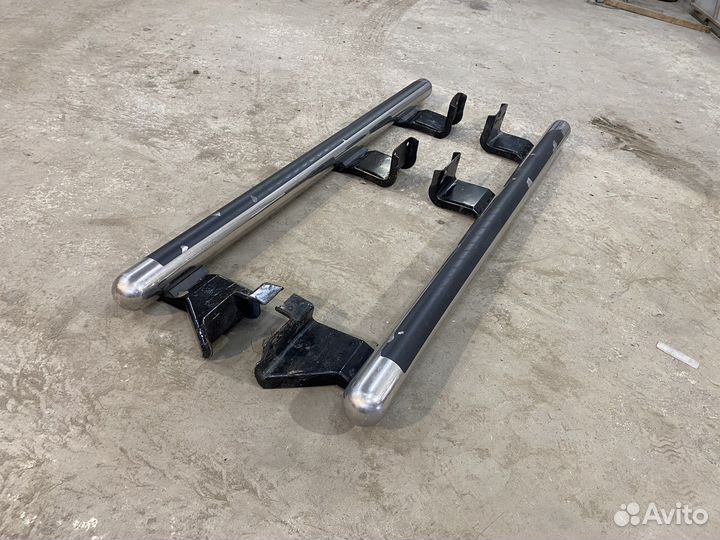 Подножки пороги на Ford Maverick