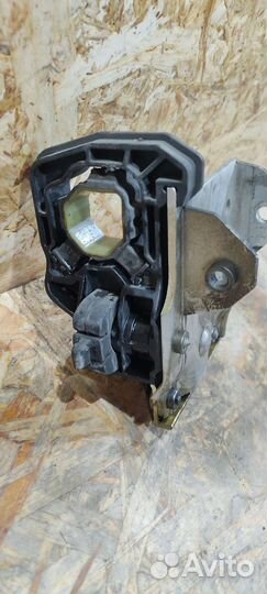 Крепление кассеты радиаторов BMW F07