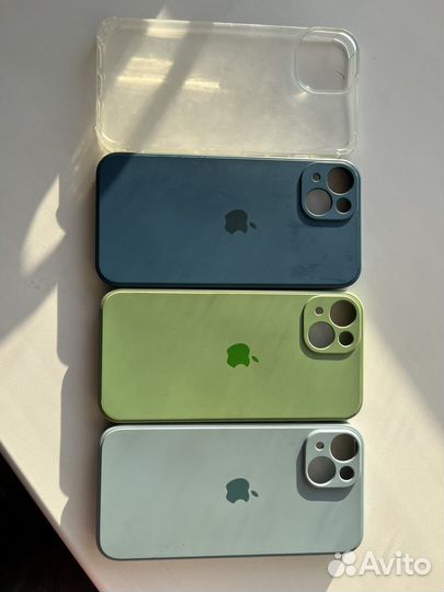 Чехол на iPhone 13