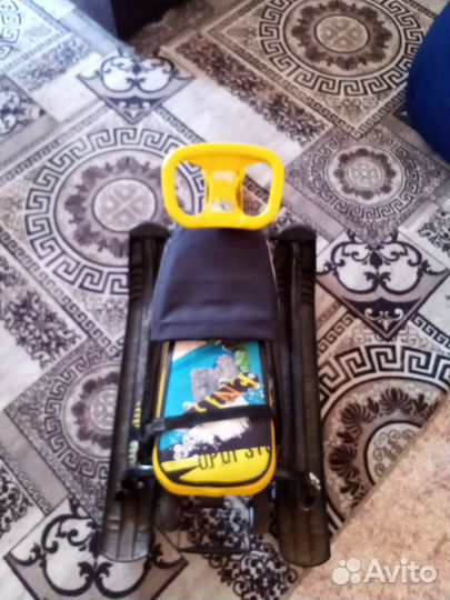 Детский снегокат с ручкой и колесами