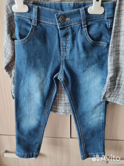 Рубашка и джинсы