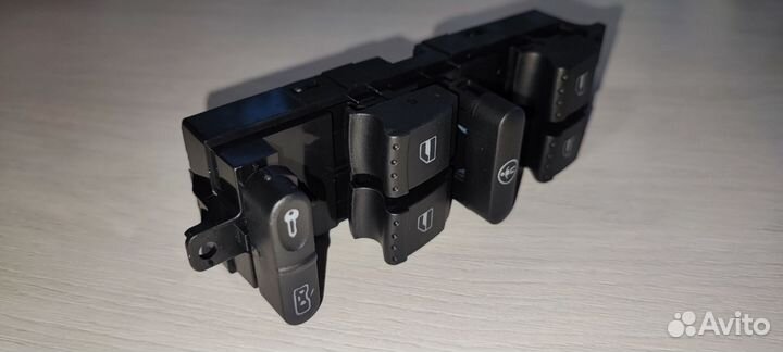 Блок кнопок стеклоподъемников VW Passat Golf Jetta