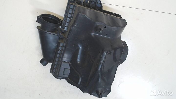 Корпус воздушного фильтра Volkswagen Sharan, 2001